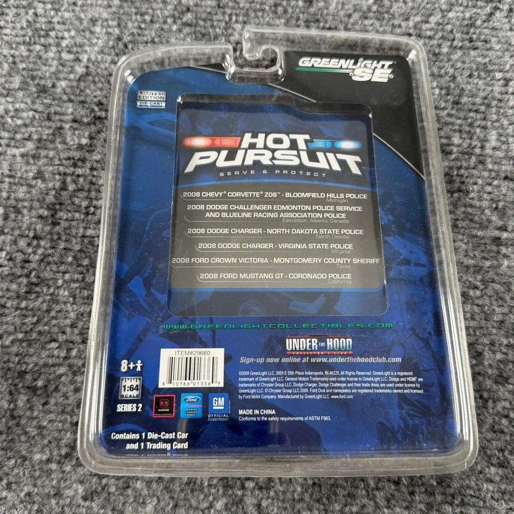 Greenlight 2008 Dodge Challenger SRT8 Edmonton Police 1:64 Red White Hot Pursuit